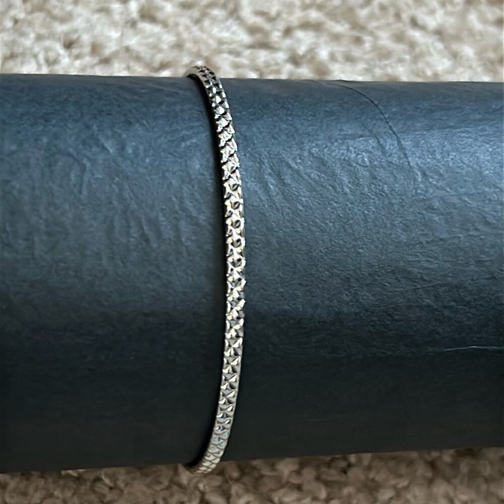 Women’s vintage dainty silver tone‎ bangle bracelet one size measurements shown
